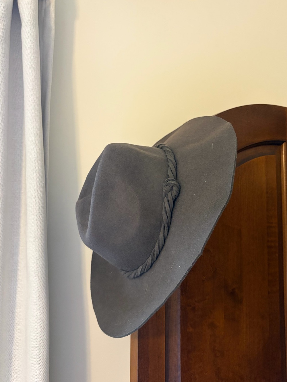 Urban Outfitters Gray Wide-Brim Fedora Hat - Picture 1 of 1